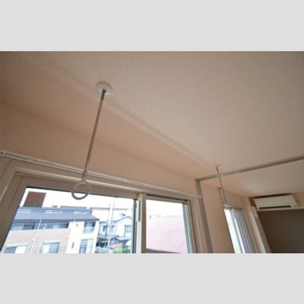 サザンウィング202号室 室内物干し