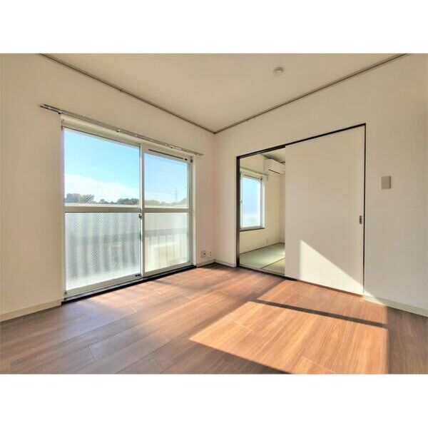 エステートピア都岡 リビング