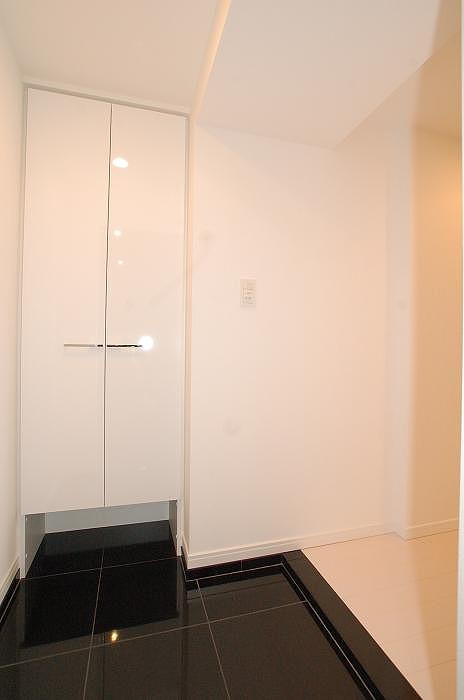 グランドコンシェルジュ蒲田8階 玄関