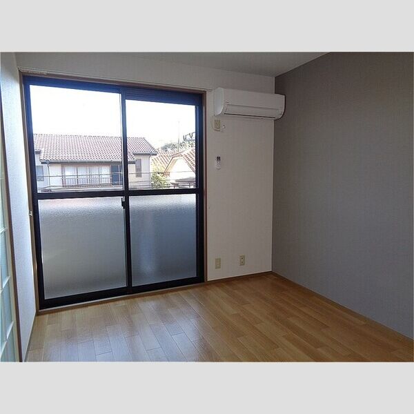 オーシャンヒルズ　CC201号室 洋室