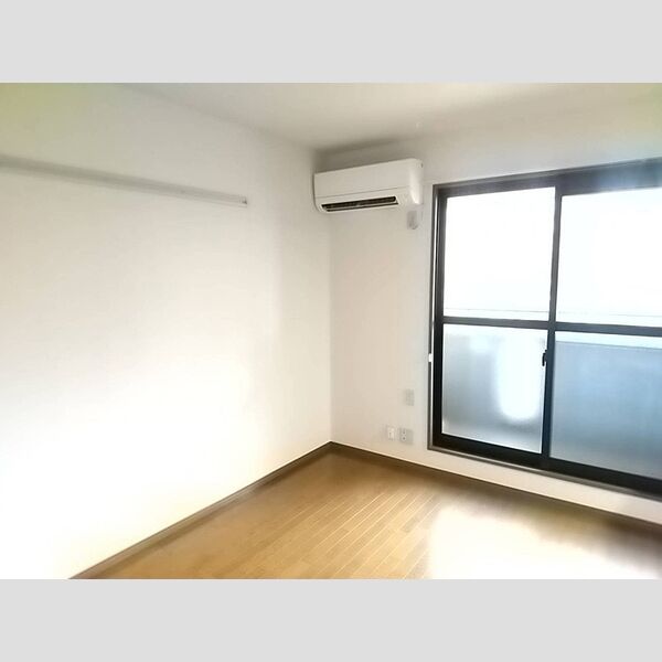 フルール 洋室6帖(別角度)