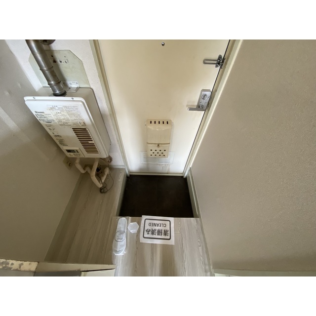 ボートハウス105号室 玄関