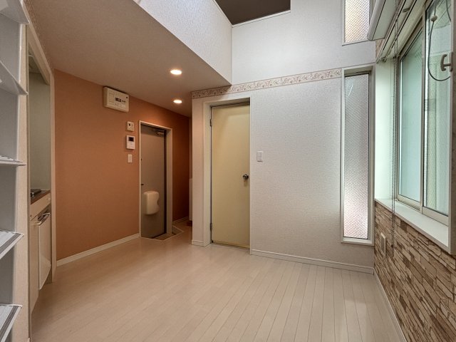 ユナイト金沢八景ハイゼンベルグ101号室 リビング