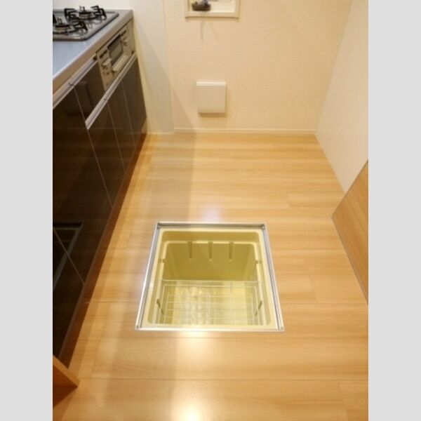 VILLETTA105号室 床下収納