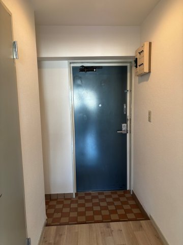 ホームズ山王 玄関