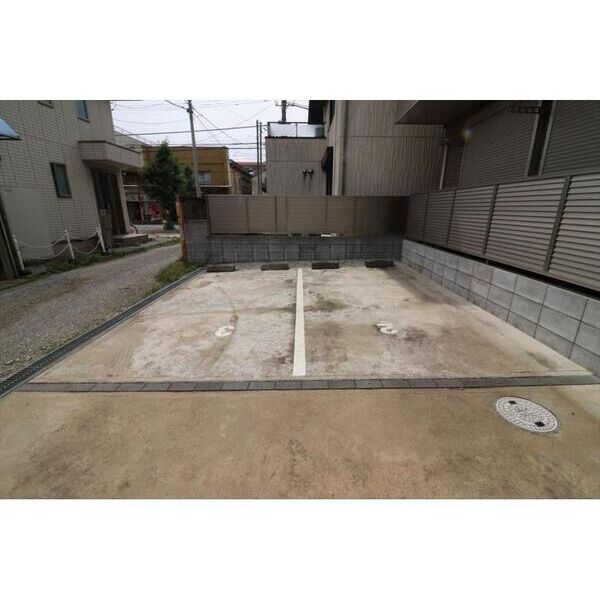 クオリティハイツ二和向台 駐車場