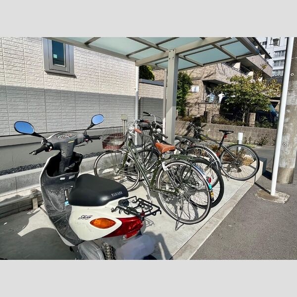 ミーナ西船橋106号室 駐輪場
