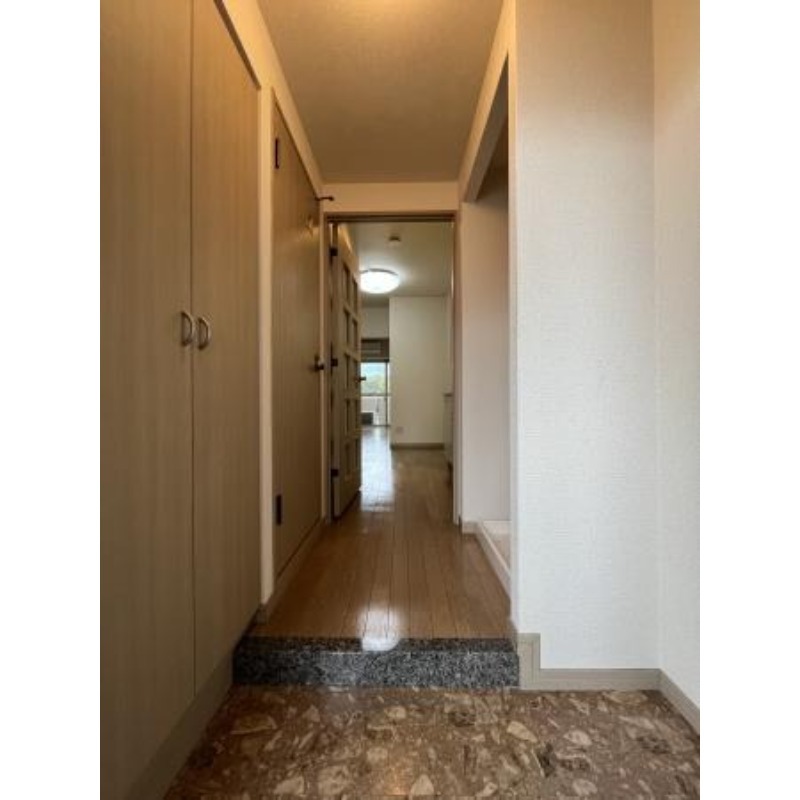 ジョイヴィレッジ御殿山5階 玄関