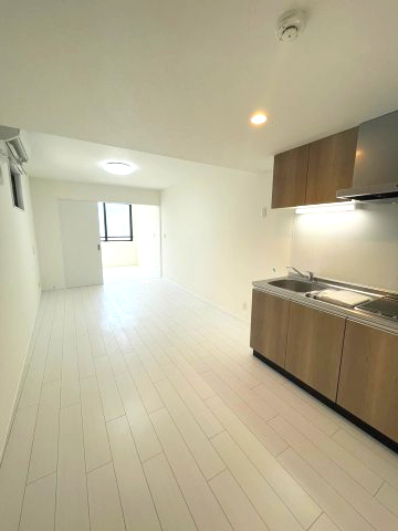 スカイヒルズ徳丸403号室 内観