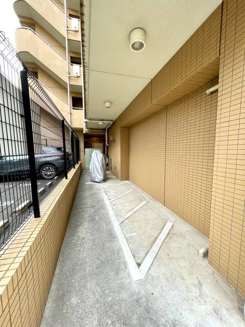 レジディア両国3階 バイク置場