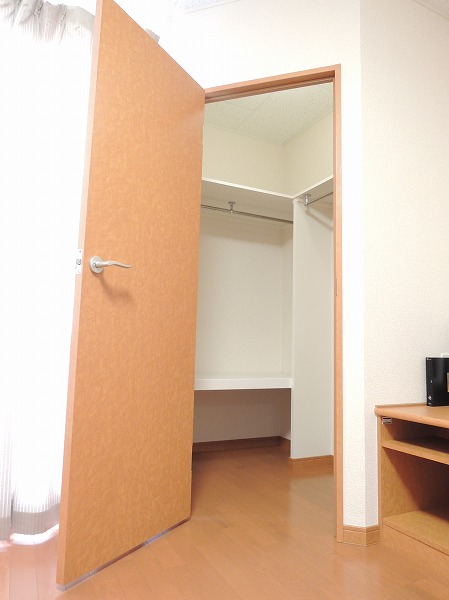 レオパレスリリー 内観