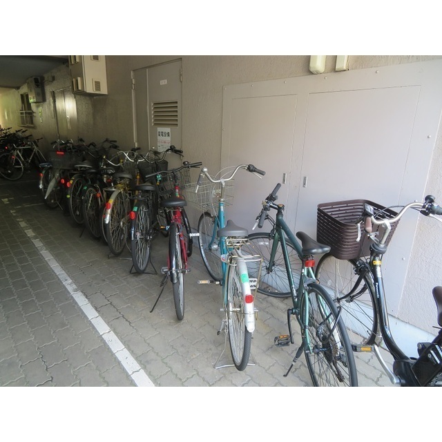 中野永谷マンション8階 駐輪場