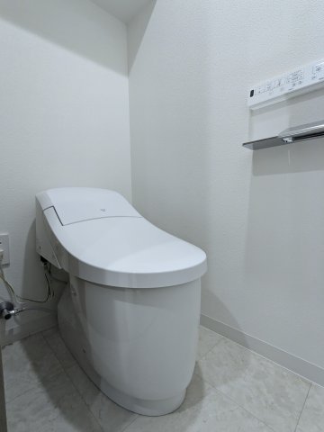 グランピア中野坂上0302号室 トイレ