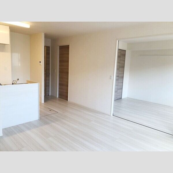 リオハイト102号室 LDK　洋室①