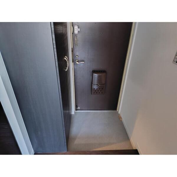 ル・グラン元町 玄関