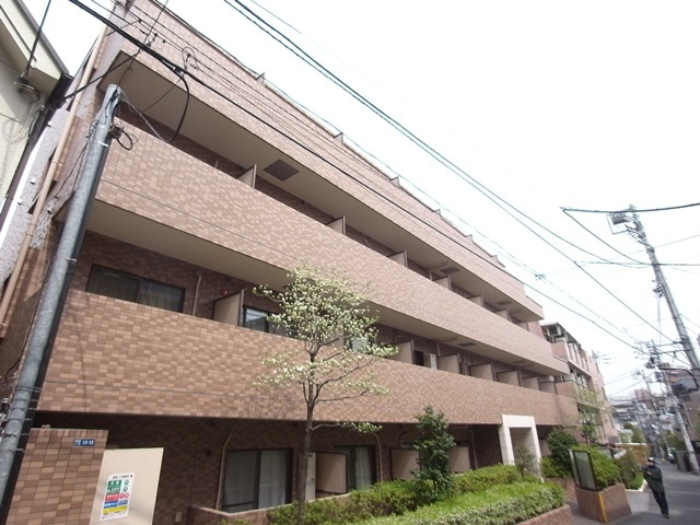 菱和パレス早稲田 タイル張りの外観