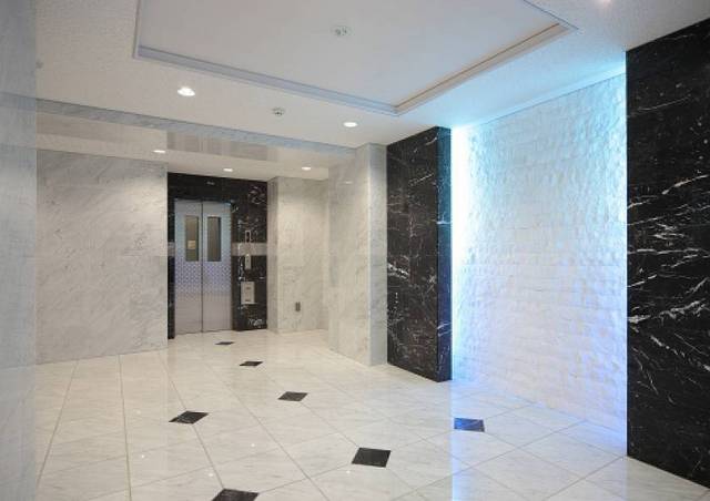 ガーラ・シティ深川扇橋3階 綺麗なエントランス