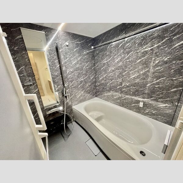 ディーグラース102号室 浴室