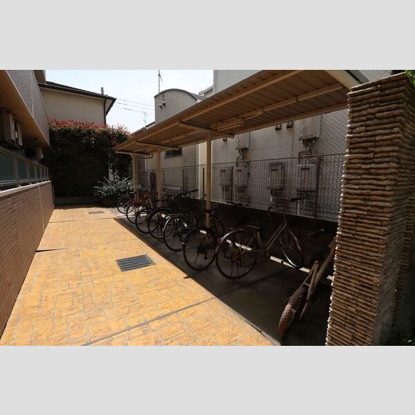 TOMORROW HEIGHTS 駐輪場