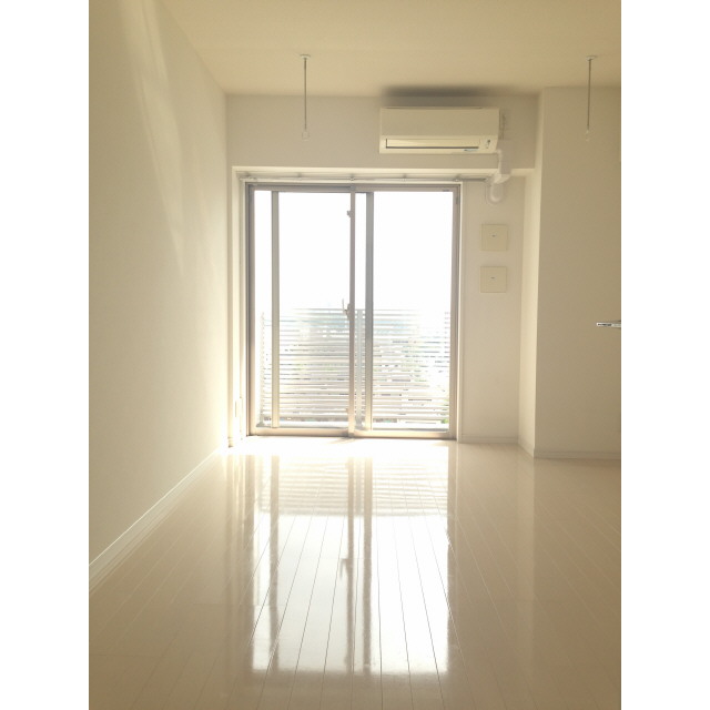 プレール・ドゥーク東雲104号室 リビング