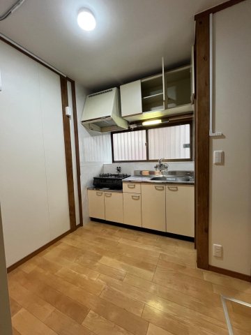 小手指南4丁目戸建 使い勝手の良いキッチンです