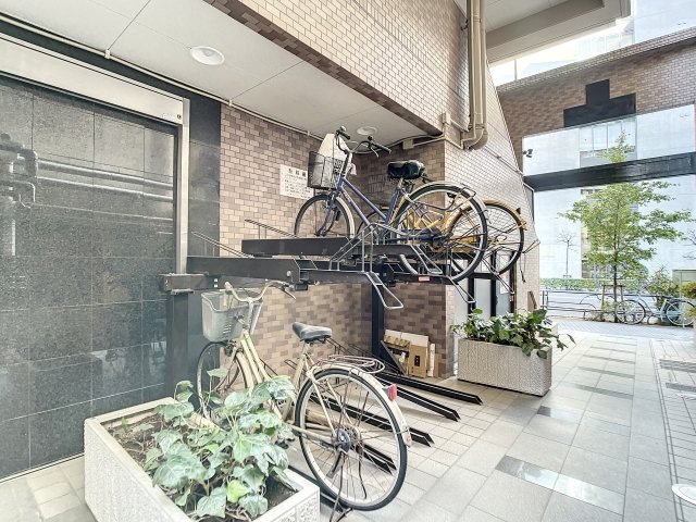 日神パレステージ南池袋2階 駐輪場