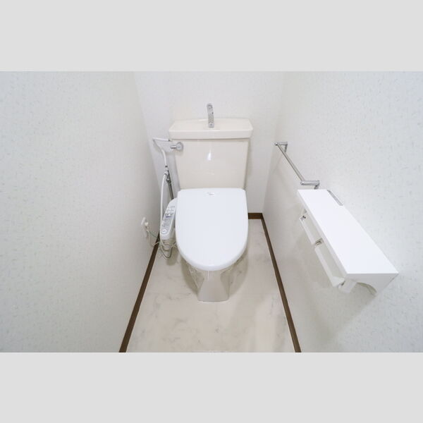 オーシャンビュー壱番館901号室 同建物別部屋の参考画像