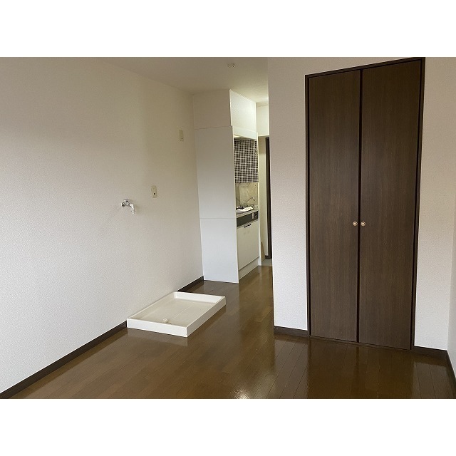 パルテール・谷0302号室 洋室