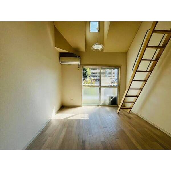 レオパレス戸田公園第03 リビング