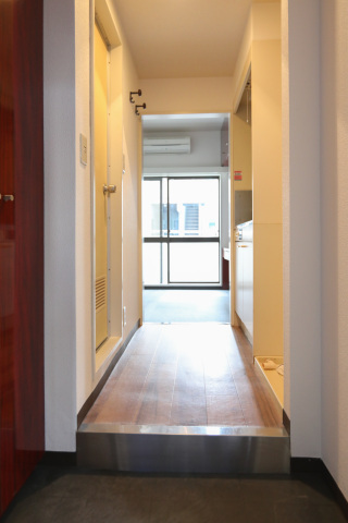 スカイコート明大前第２ 玄関