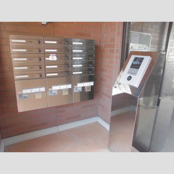 エミネンスⅢ 集合ポスト、宅配ボックス♪