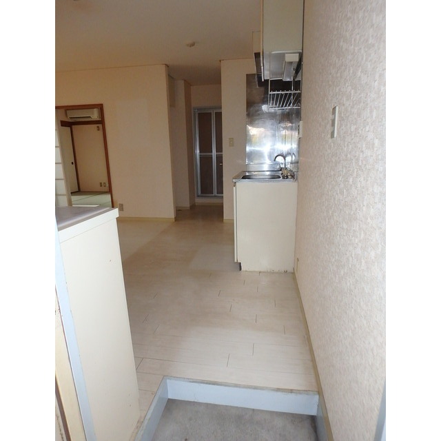 チェリーガーデン102号室 玄関