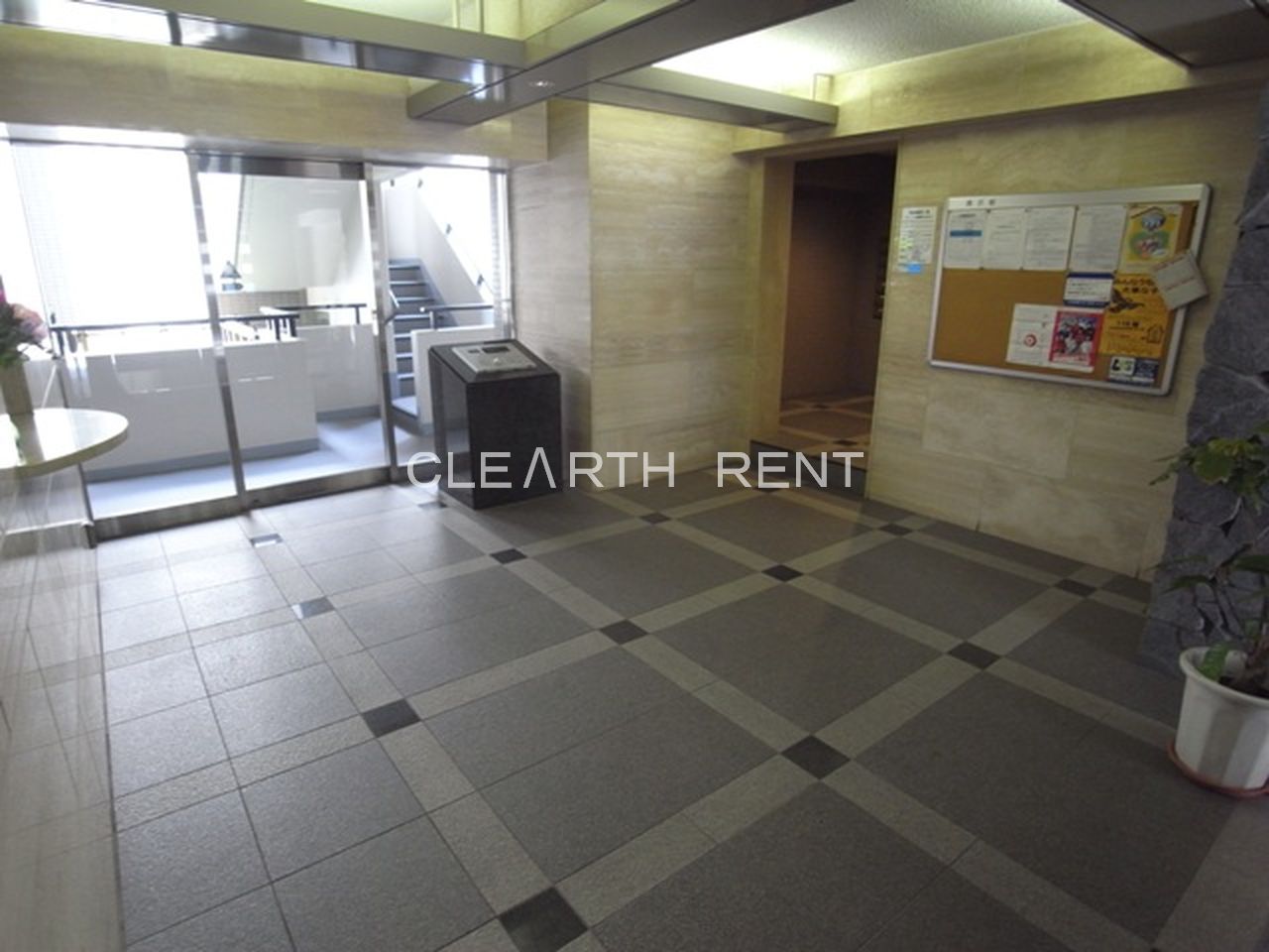 サンレイ広尾エクセレンテ2階 スタイリッシュなエントランス