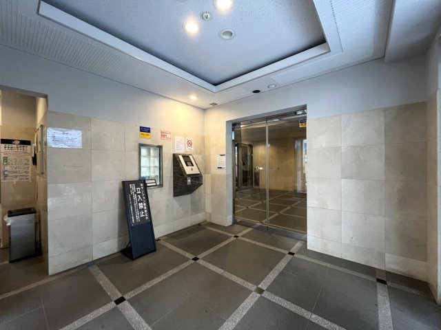 パレステュディオ新宿ＷＥＳＴ4階 ロビー