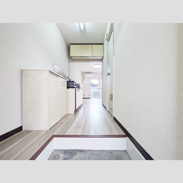 ジュネス昭島108号室 玄関