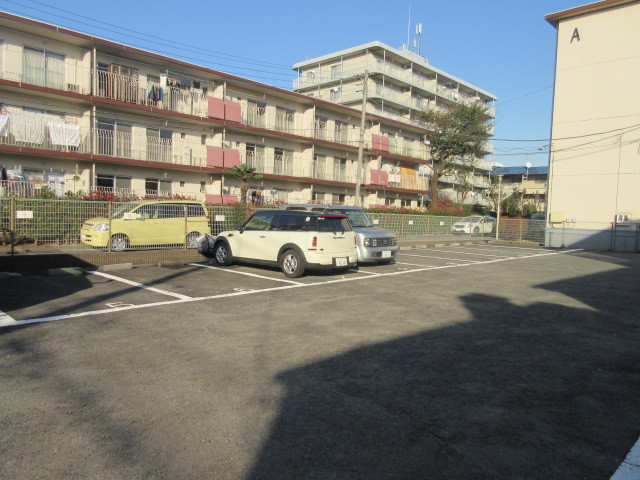 コーポ東伏見台Ａ棟 駐車場