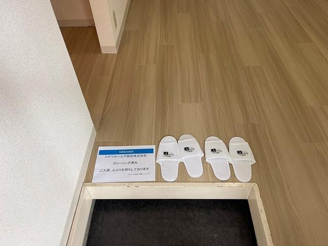 メゾン・コロナード1階 玄関