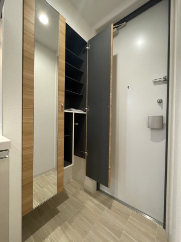 ウィンドテラス矢切0207号室 玄関