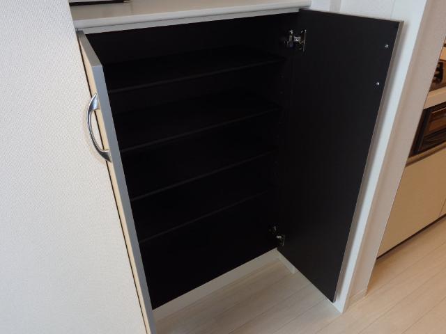 プランドール102号室 下足箱