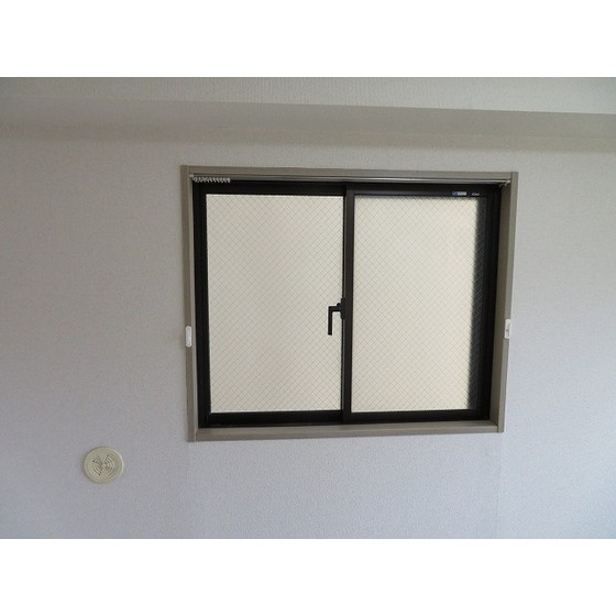 宮崎ビル0401号室 居室窓