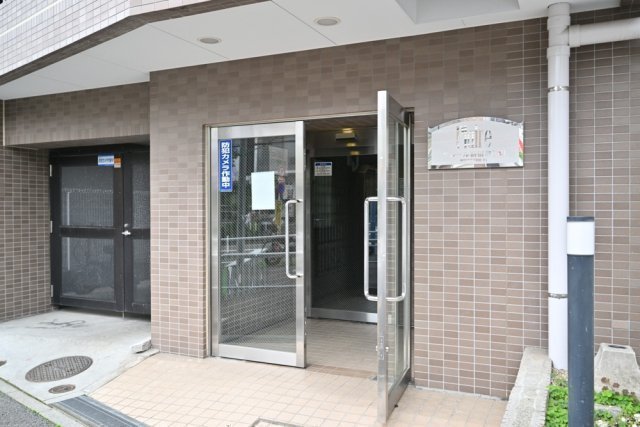 プレール新宿余丁町 エントランス
