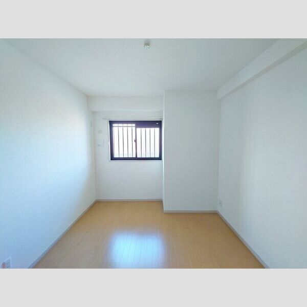 グランヴェールにしすな304号室 洋室6.1帖