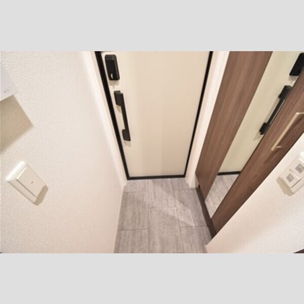 エスペリア東柏ケ谷二丁目 玄関