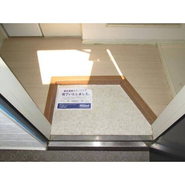 コーラル鵠沼0201号室 玄関