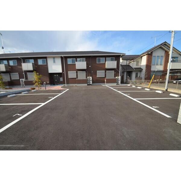 カーサ　ベアート 駐車場