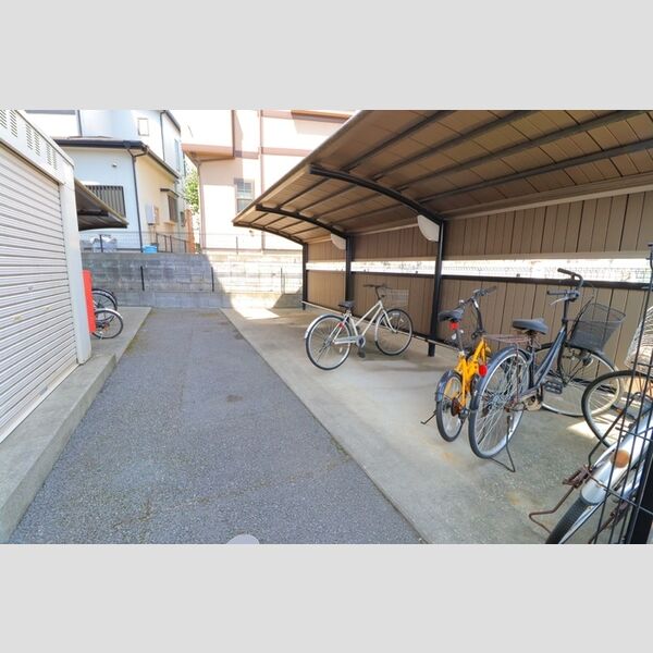 シャルマンピア103号室 駐輪場