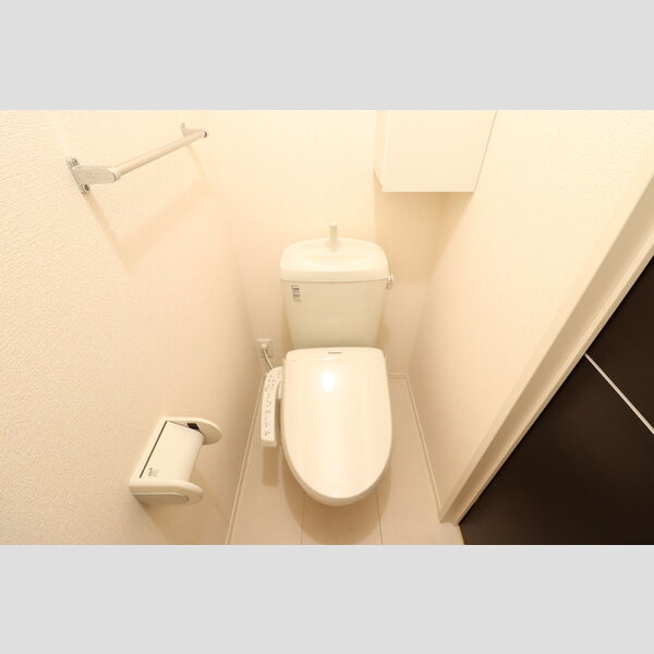 ロイヤルガーデン101号室 温水洗浄暖房便座