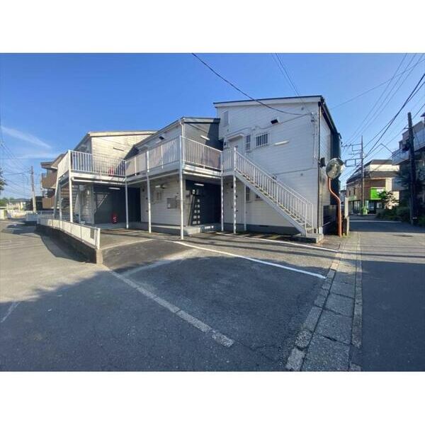 フローラ多摩 駐車場