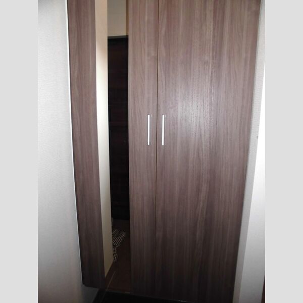 ドエルH101号室 玄関