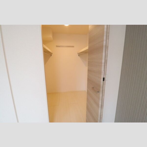 キャッスル西大宮 ウォークインクローゼット